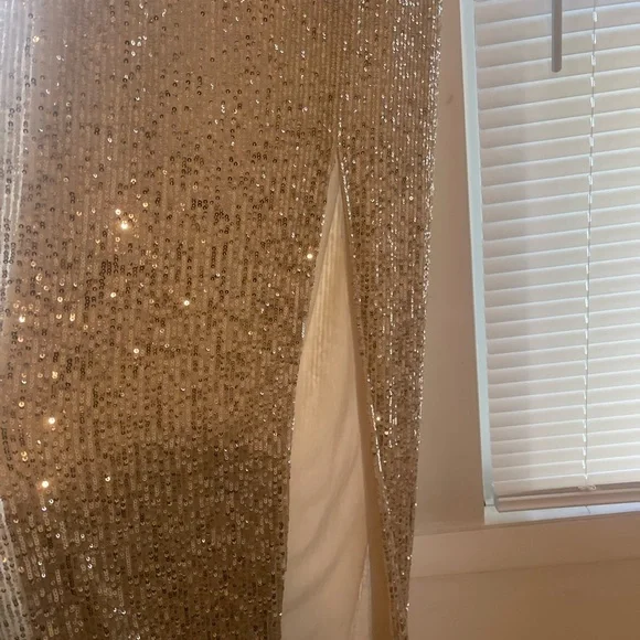 New never worn - Picture 1 of 3